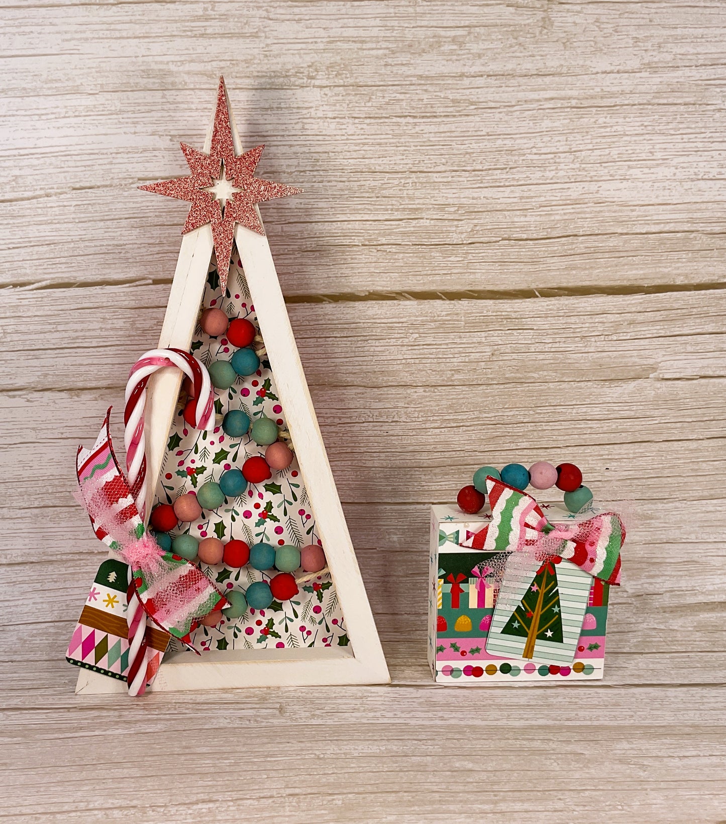 Pink Blue & Red Retro Beaded Wood Christmas Tree & Sign Set – Handcrafted, 2 Piece