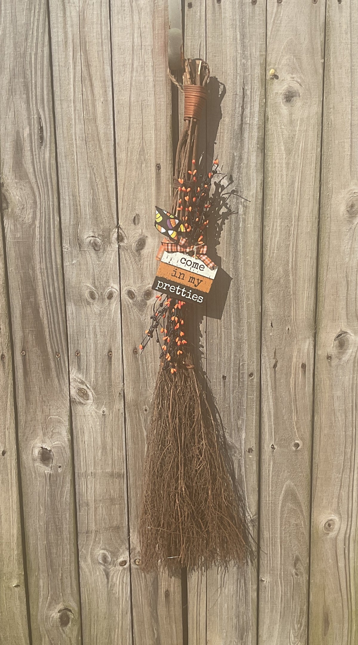 AGSD Halloween Decor - Come In Pretties Witch Broom Floral Display 3ft
