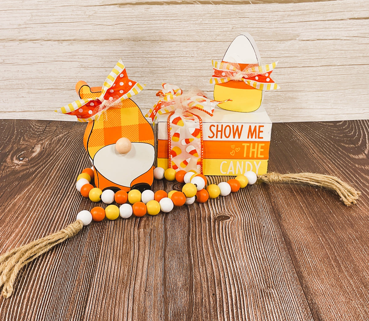 AGSD Halloween Decor - Show Me The Candy Corn Book Sitter Garland Set