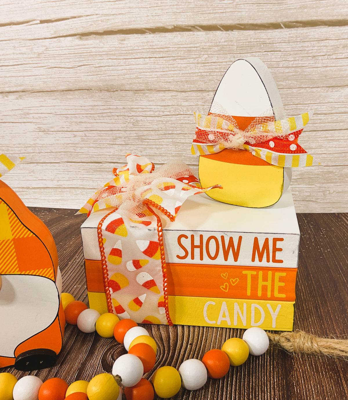 AGSD Halloween Decor - Show Me The Candy Corn Book Sitter Garland Set
