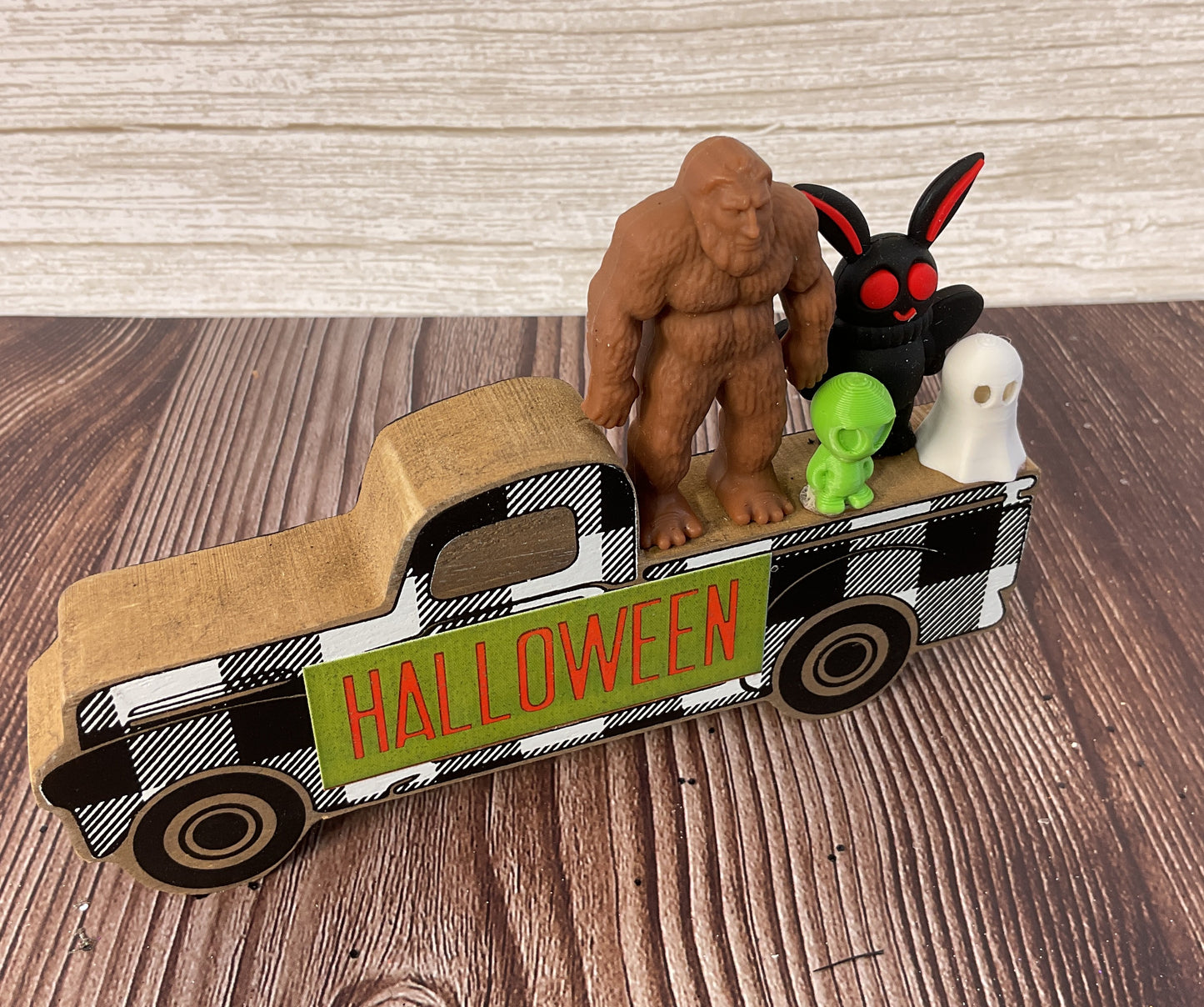 AGSD Halloween Decor - Alien Bigfoot Mothman Ghost Cryptids Truck Sitter