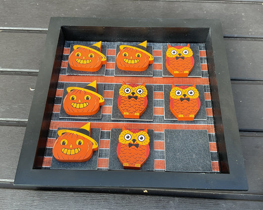 AGSD Halloween Decor - Retro Vintage Theme Icons Tic Tac Toe Game