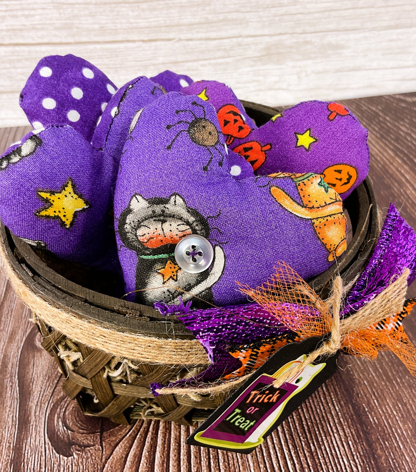 AGSD Halloween Decor - Fabric Cat Candy Heart Pieces in Basket