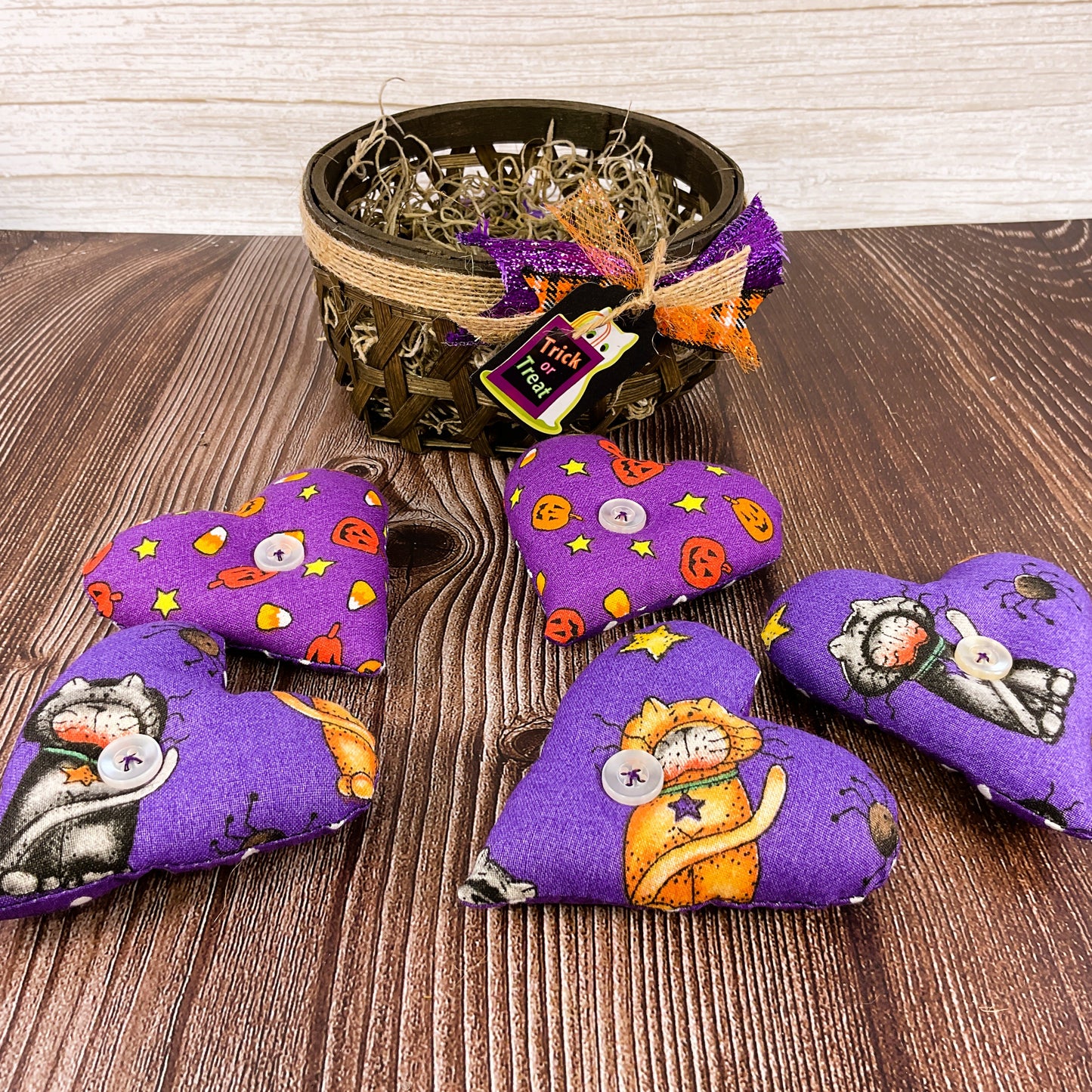 AGSD Halloween Decor - Fabric Cat Candy Heart Pieces in Basket