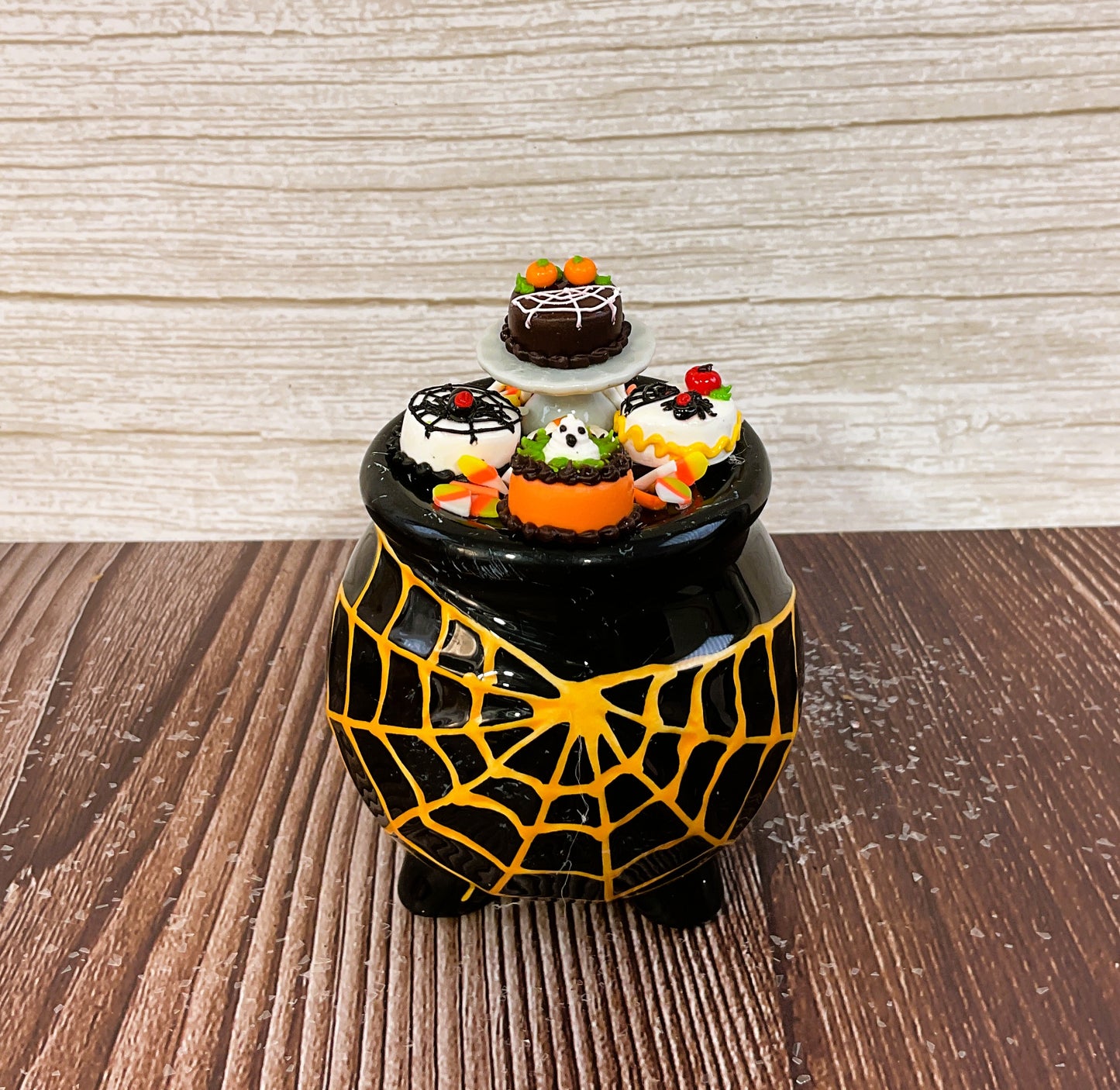AGSD Halloween Decor - Faux Treats Cakes Mini Ceramic Cauldron
