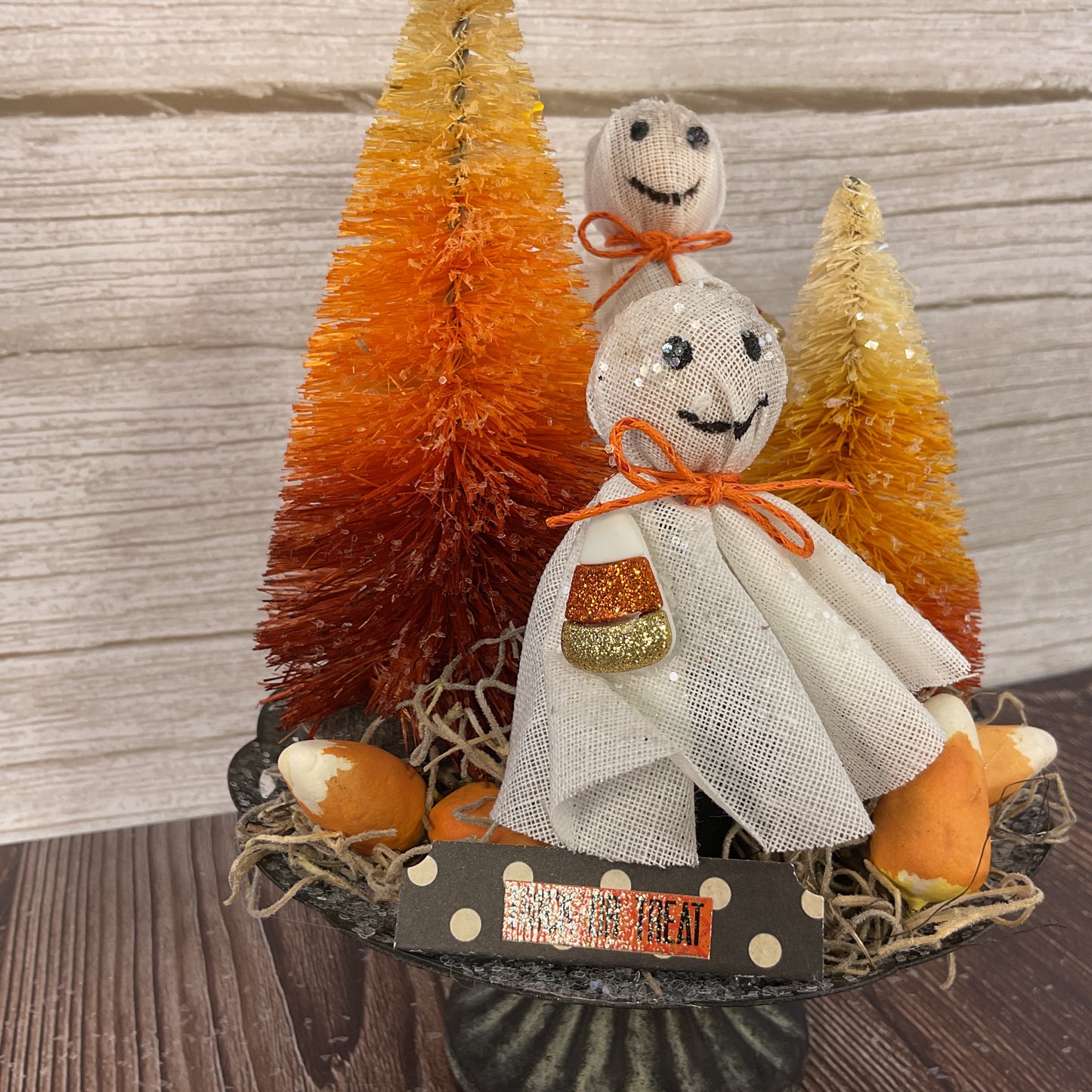 AGSD Halloween Decor - Treats Ghost Figurine on Small Black Metal Stand