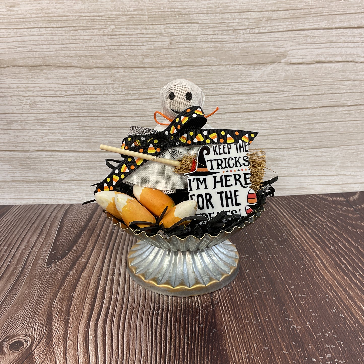 AGSD Halloween Decor - Treats Ghost Figurine on Small Galvanized Stand