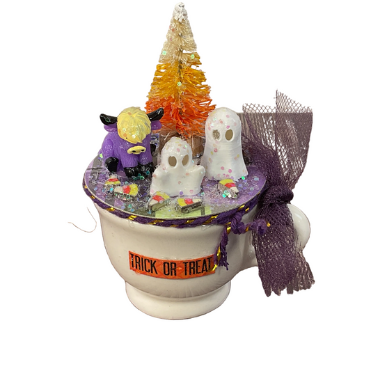 AGSD Halloween Decor - Micro Ghost Highland Cows Mini Ceramic Mug Display