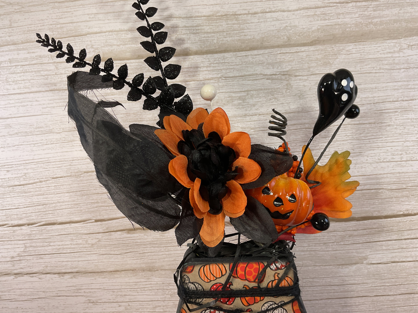 AGSD Halloween Decor - Farmhouse Wood Mason Jar Floral Display