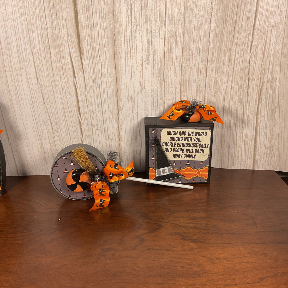 AGSD Halloween Decor - Witch Hat Black Cat Candy Lollipop and Sign 4pc Set
