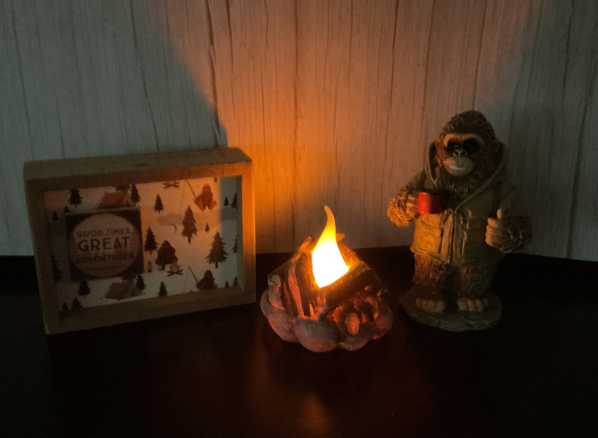 AGSD Home Decor - Hiking Bigfoot Sasquatch Novelty Figurine LED Camp Fire & Sign
