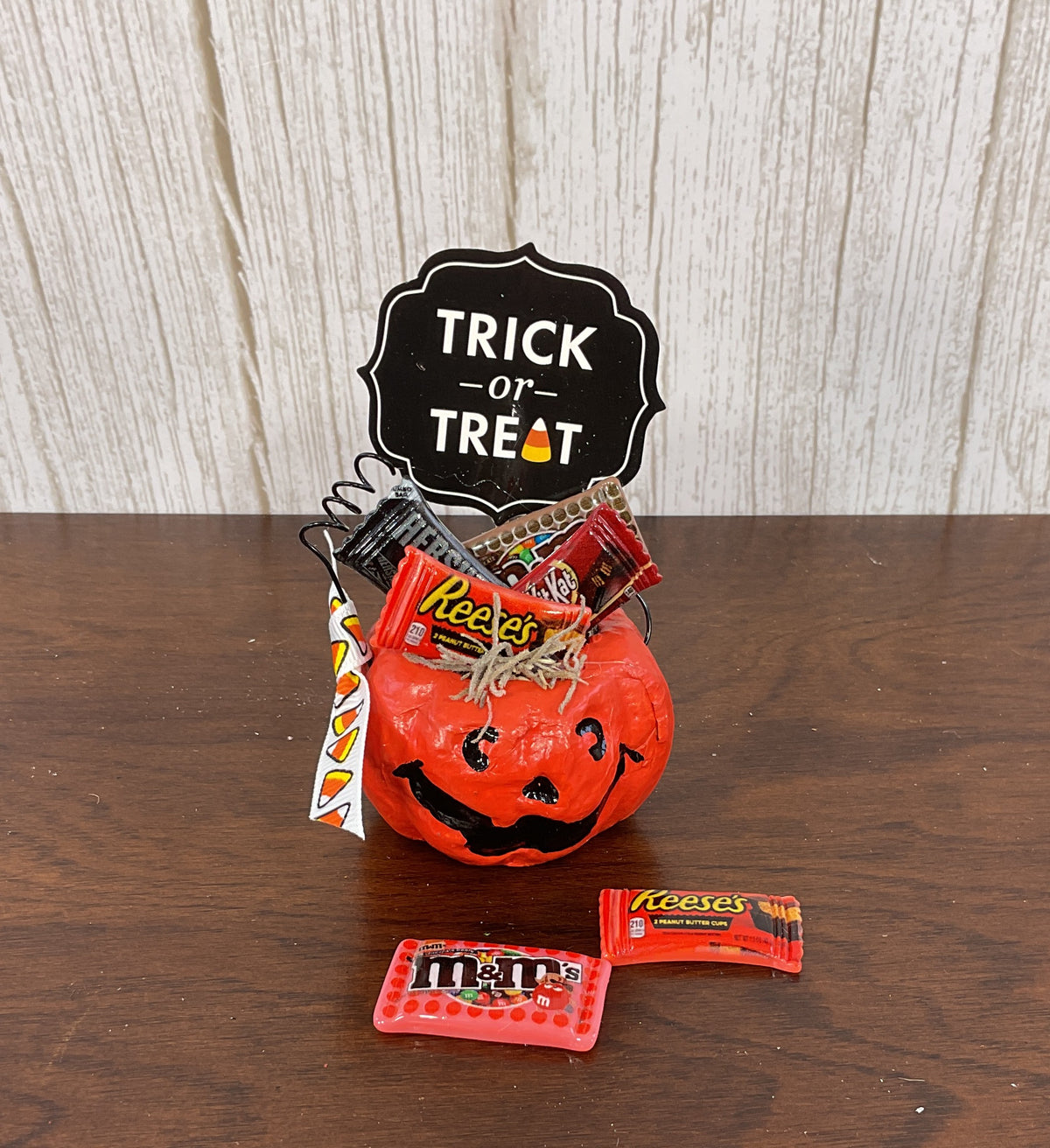 AGSD Halloween Home Decor - Fake Candy Bars in Mini Jack-O-Lantern Bucket