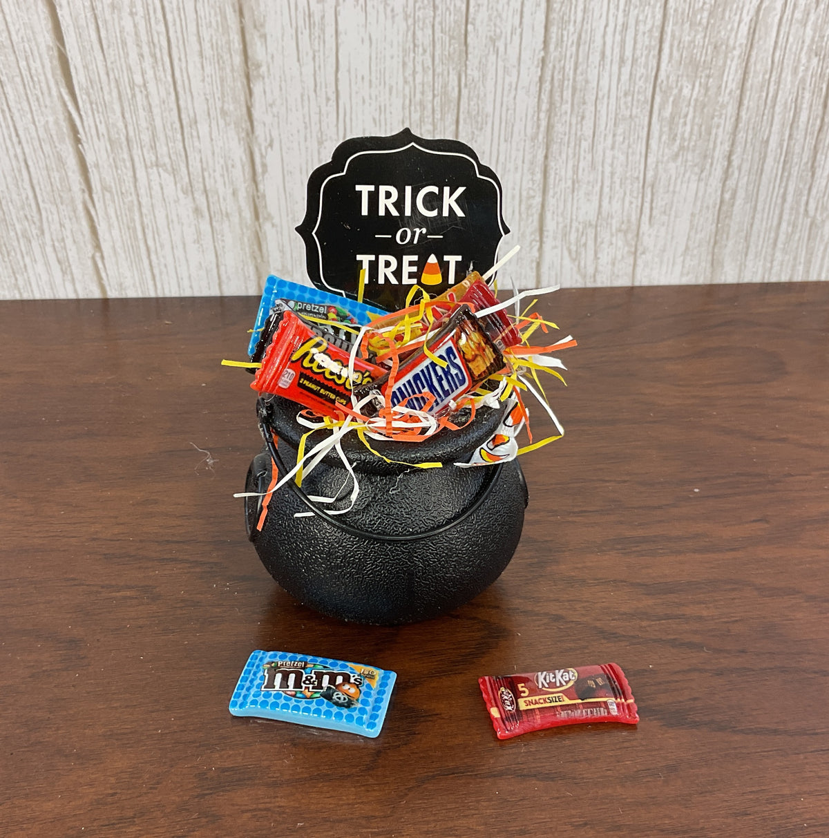 AGSD Halloween Home Decor - Fake Candy Bars in Mini Jack-O-Lantern Bucket