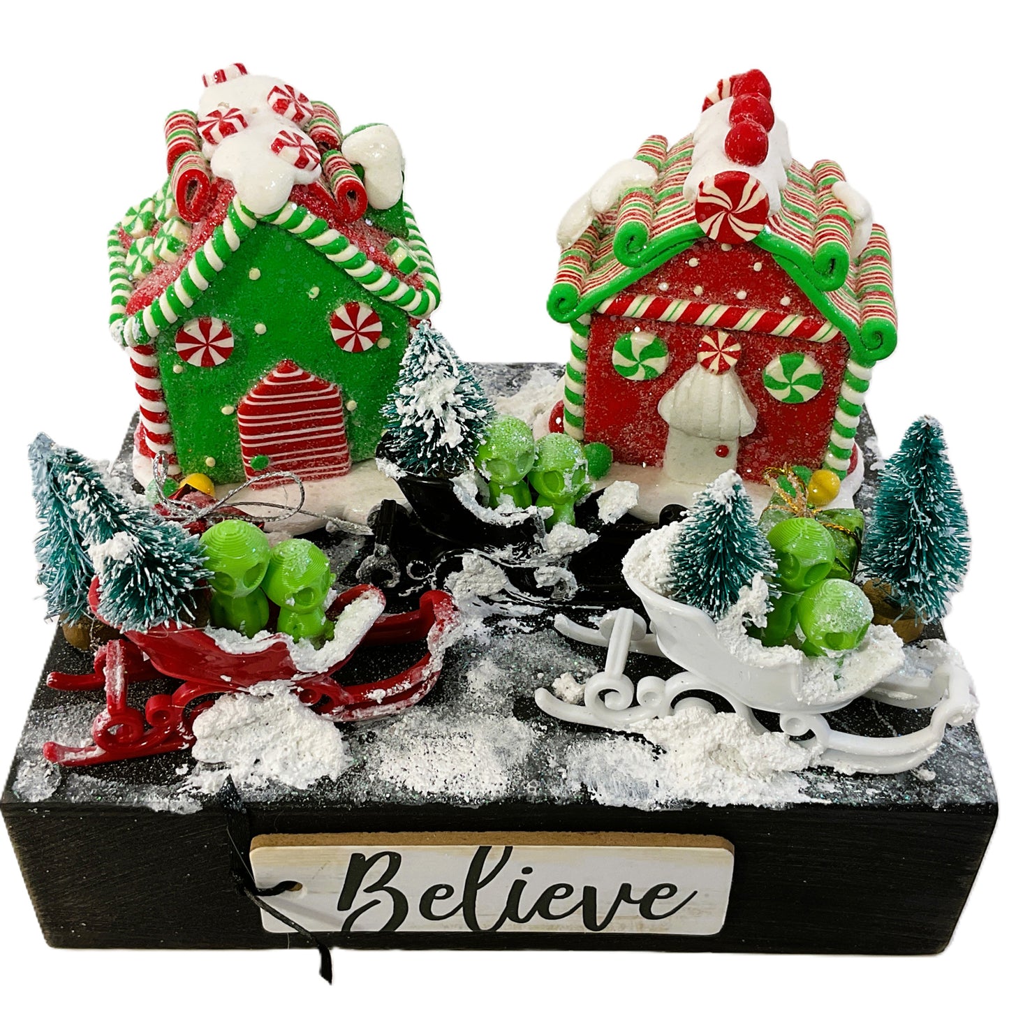 AGSD Christmas Decor - Gingerbread House Alien UFO Festive Sled Display