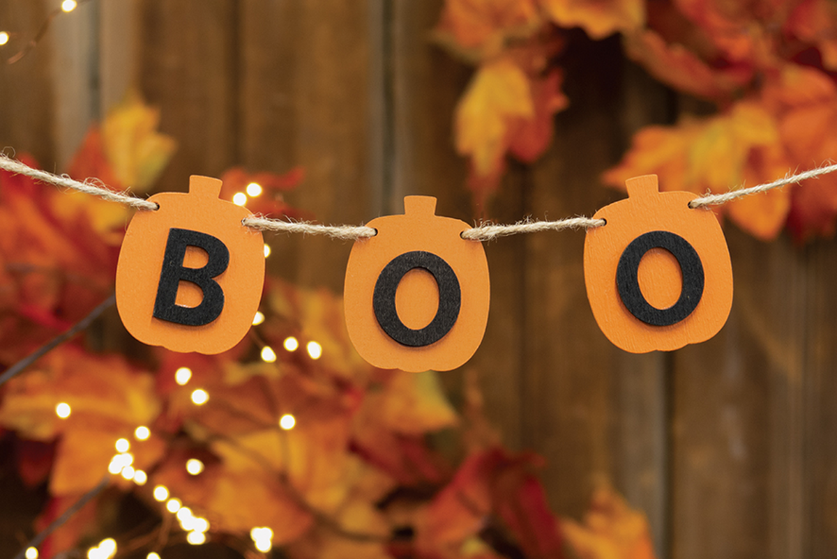 CWI Halloween Decor - Boo Pumpkin Tier Tray Mini Small Banner Garland Clip