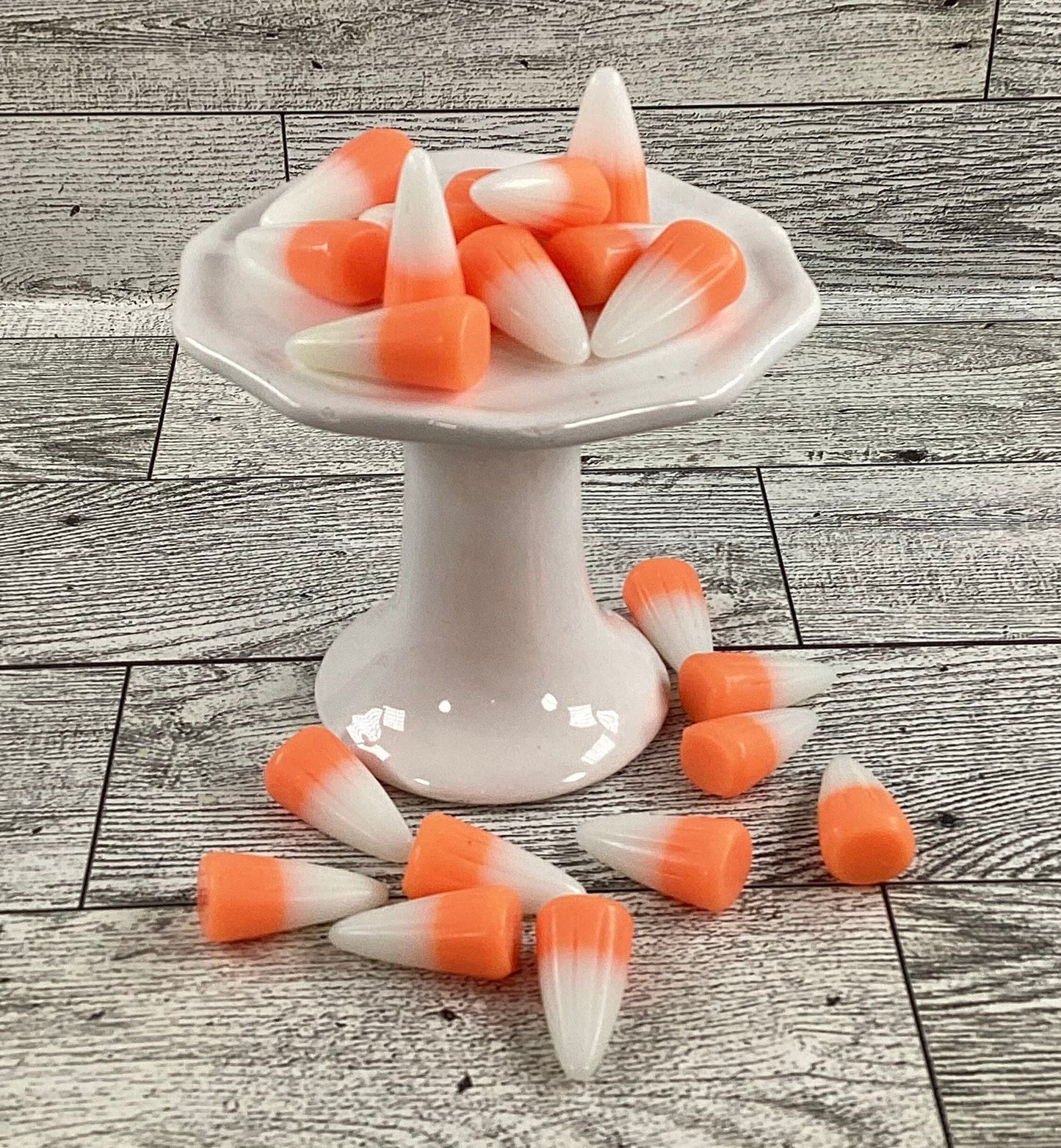 AGSD Craft Supply - Realistic Artificial FAKE Resin Orange White Candy Corn