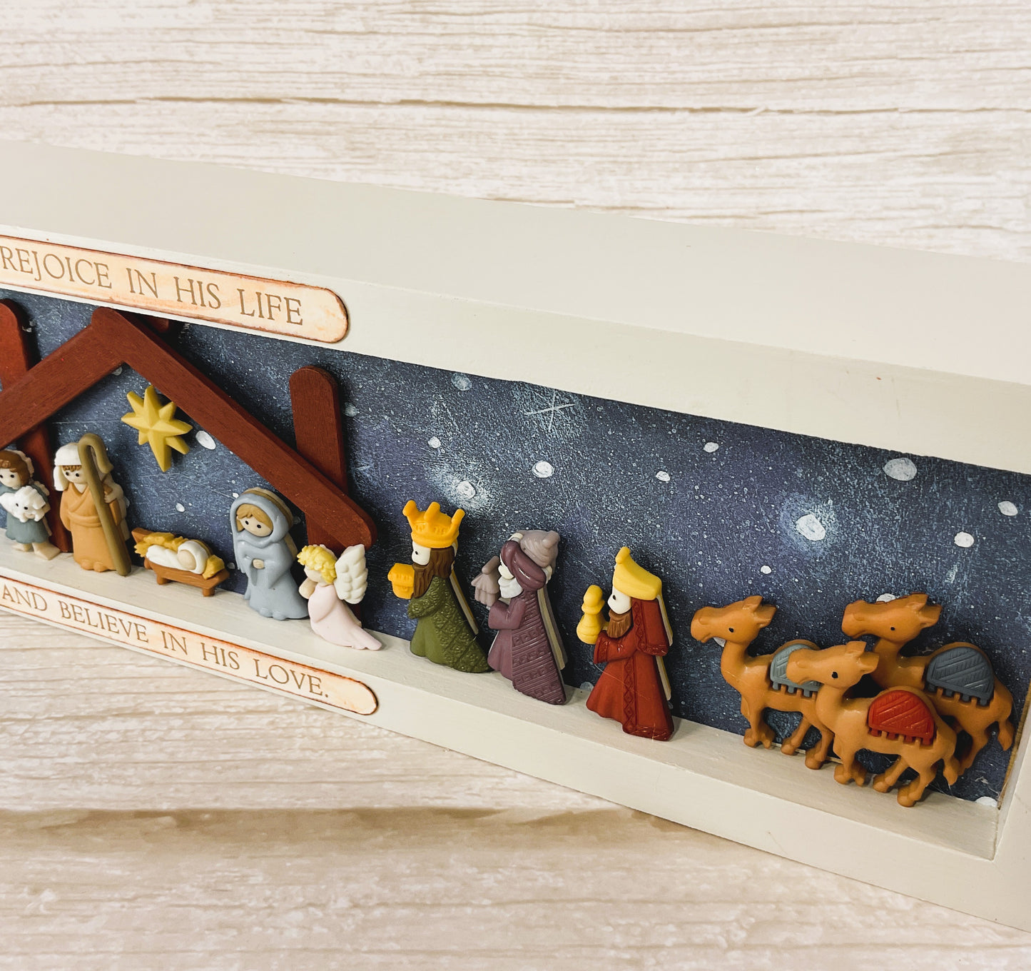 AGSD Christmas Decor - Nativity Manger Scene Flat Back Button Inset Sign