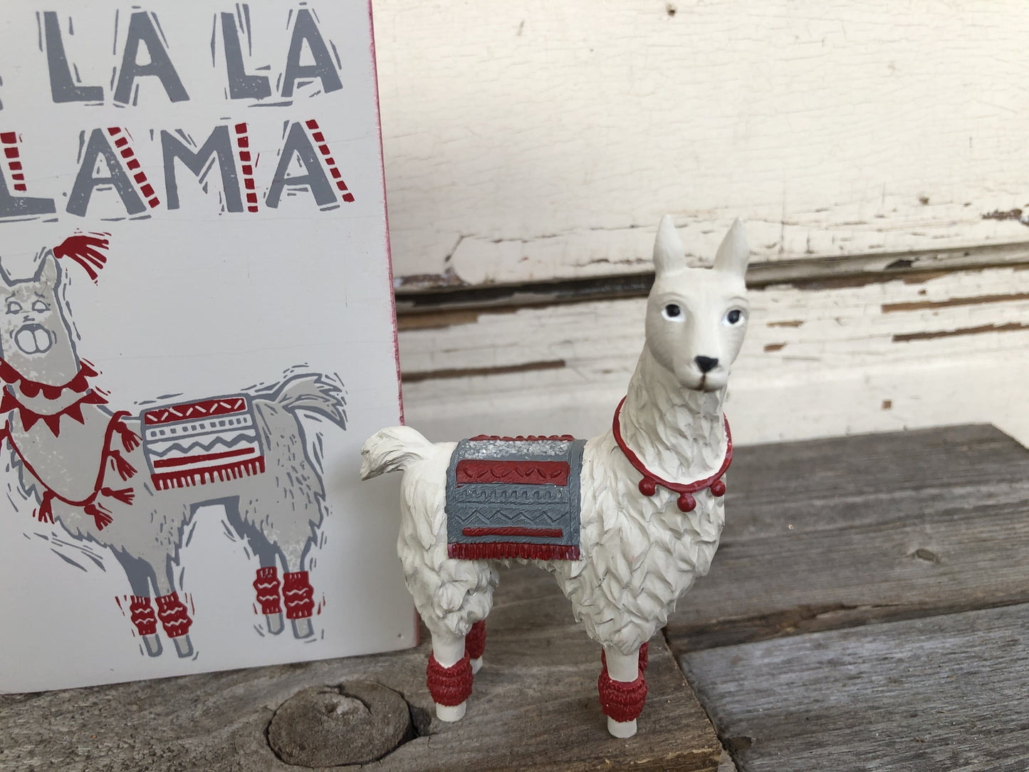 AGD Christmas Decor - Resin Llama & Sign 2pc Bundle