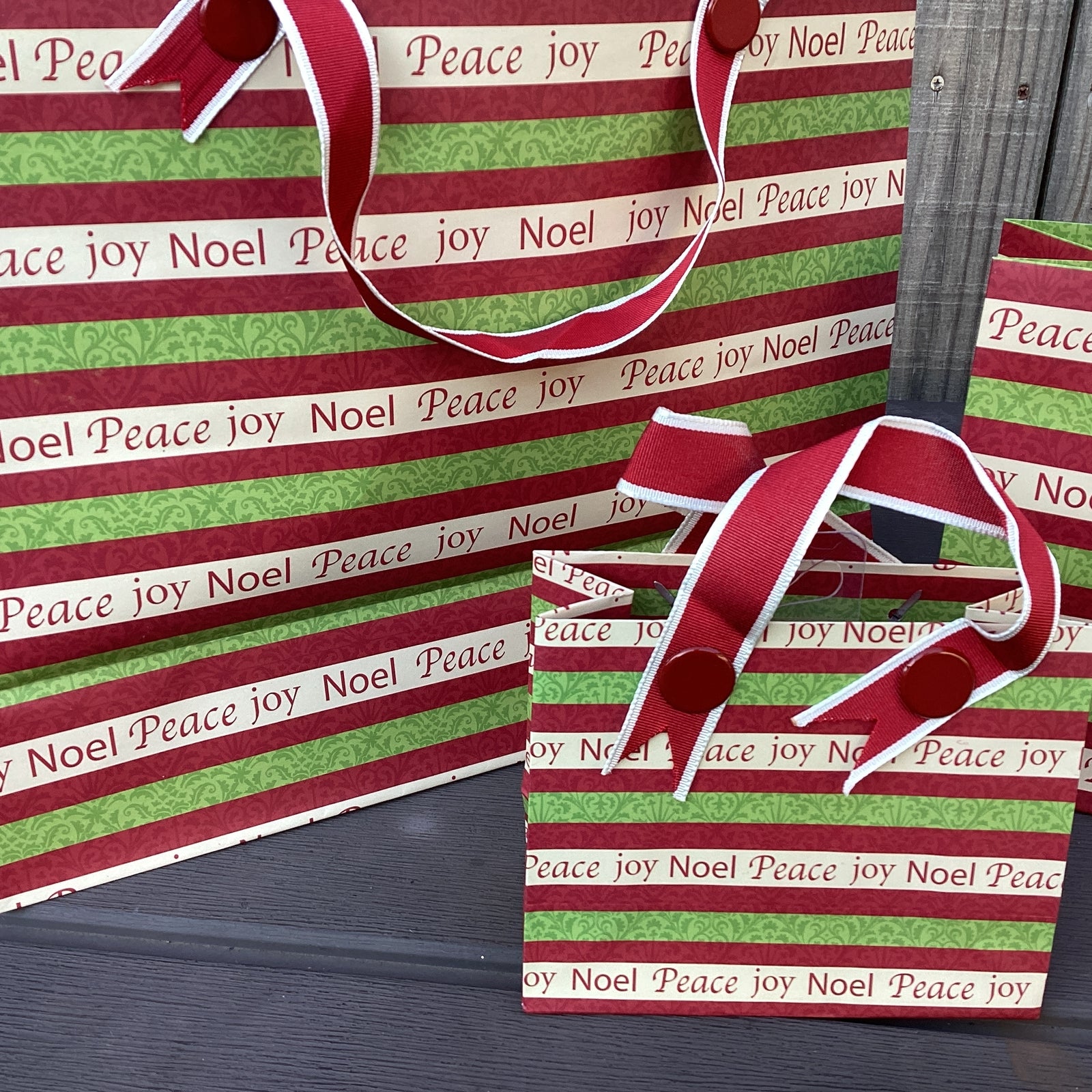 HL Christmas Supply - Joy Peace Noel Gift Bags 4 Sets
