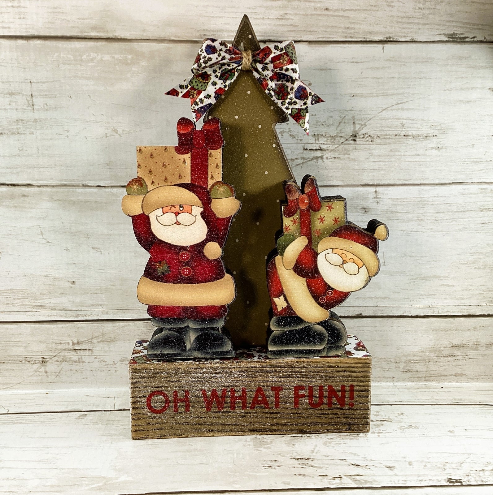 AGD Christmas Decor - Farmhouse Oh What Fun Santa with Gifts Tree 2pc Set