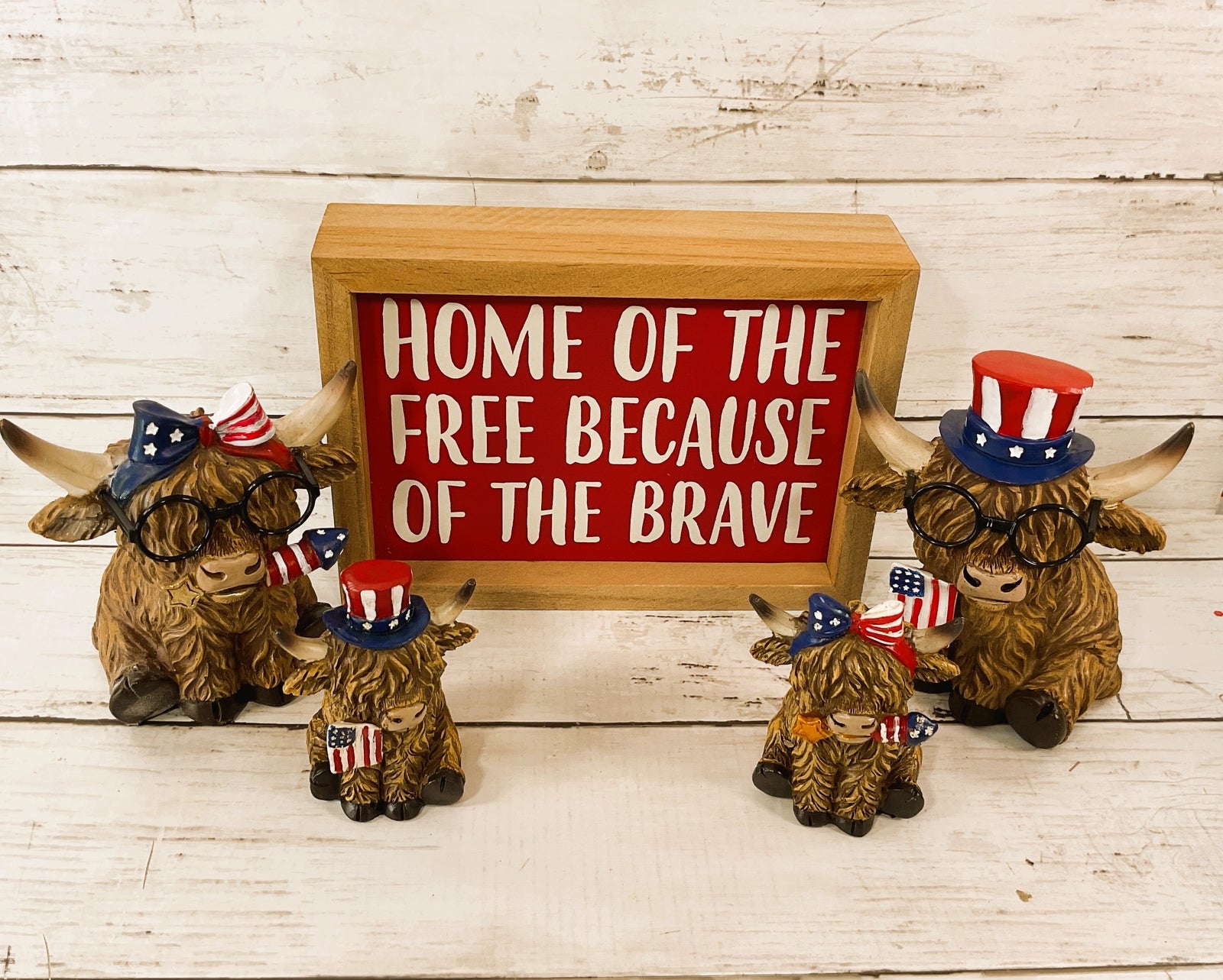 HL Patriotic Decor - July 4th Resin Highland Cow Couple SM & LG Figurines 4pc