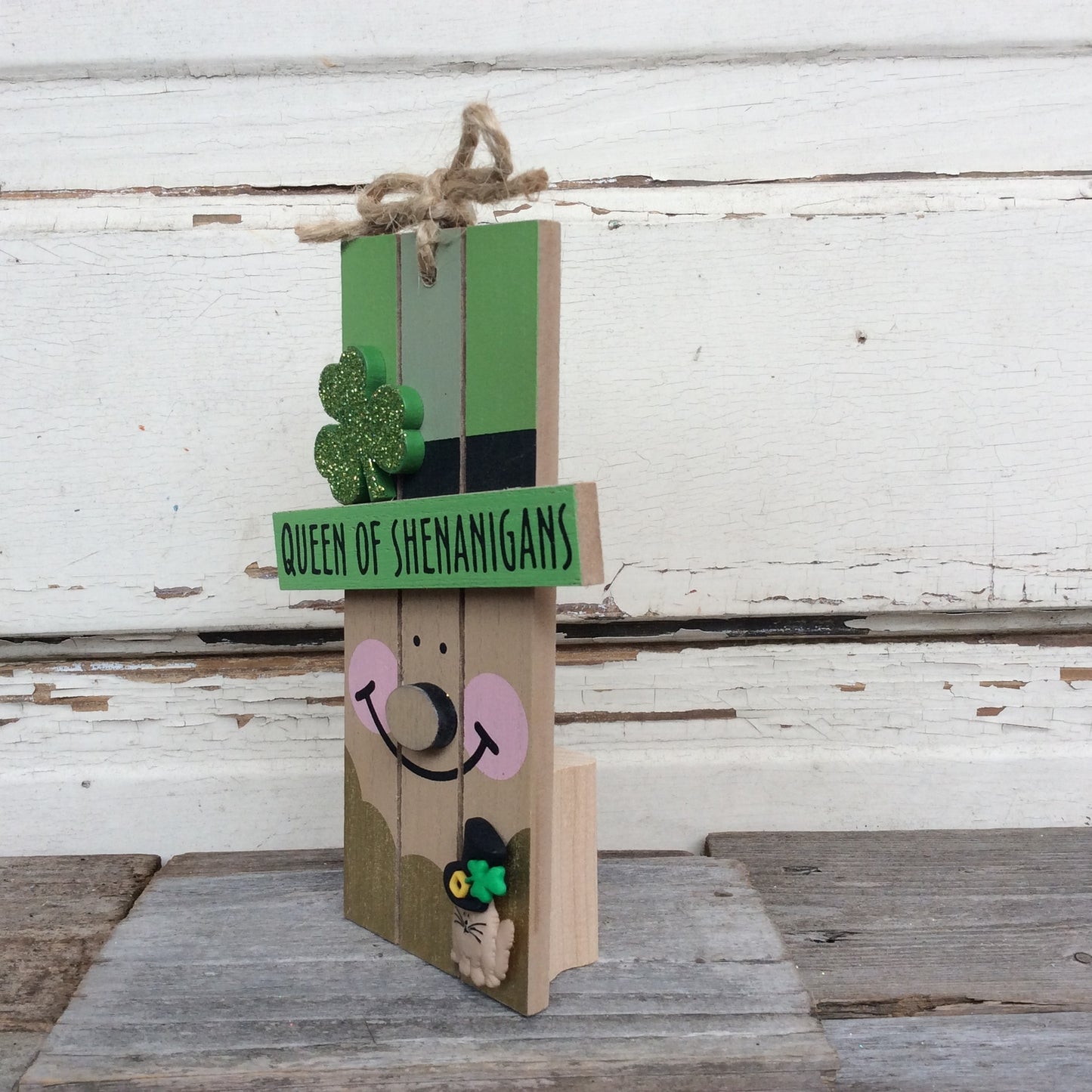 AGD St Patrick's Decor - Leprechaun Kitty Cat Queen Shenanigans