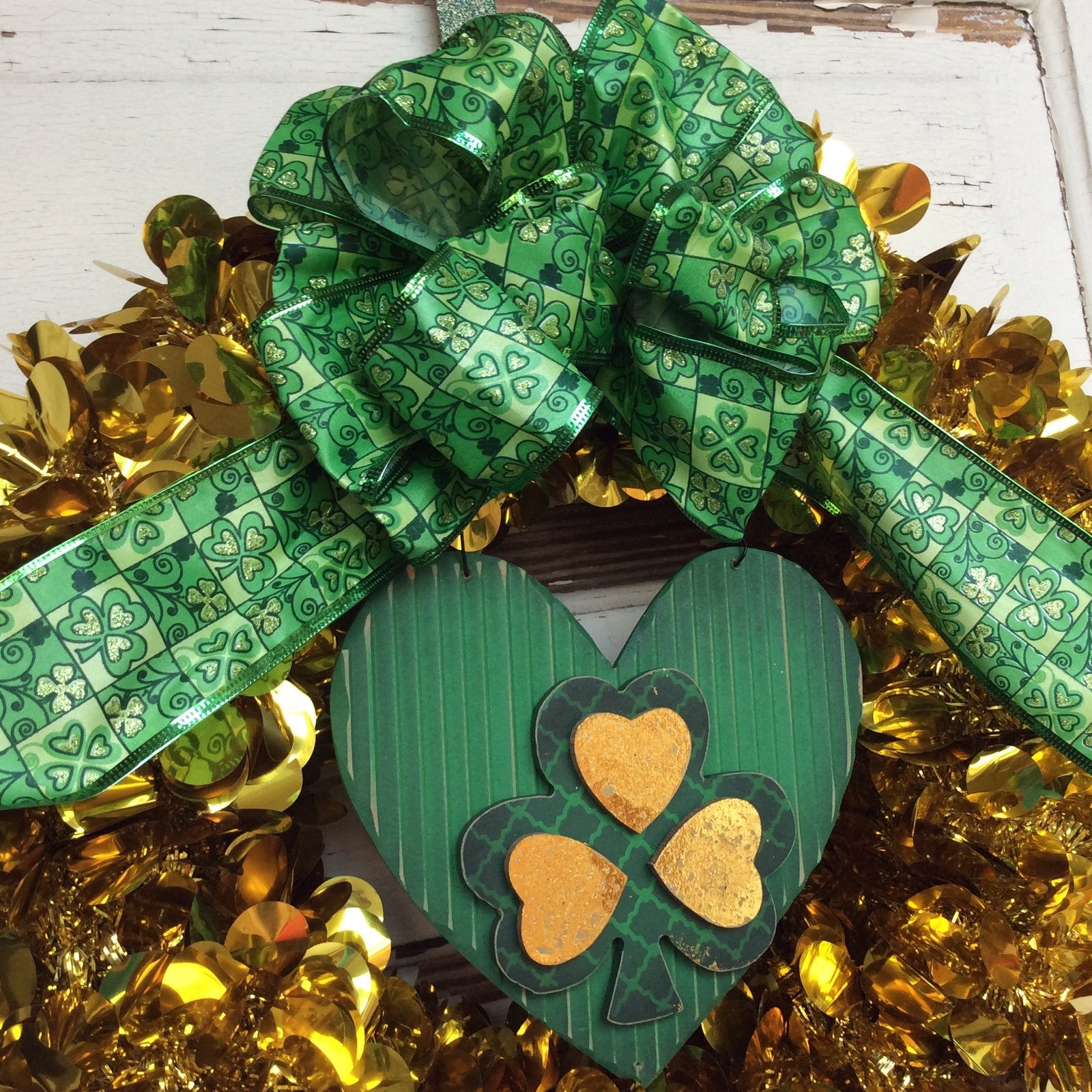 AGD St Patrick's Day Decor - Gold Tinsel Shamrock Green Heart Wreath