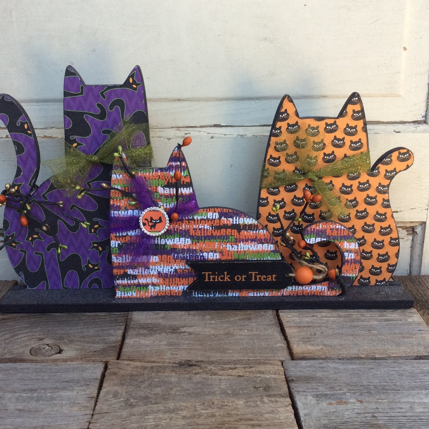 AGD Halloween Decor - Modern Prim Wood Trio Cat Tabletop Decor