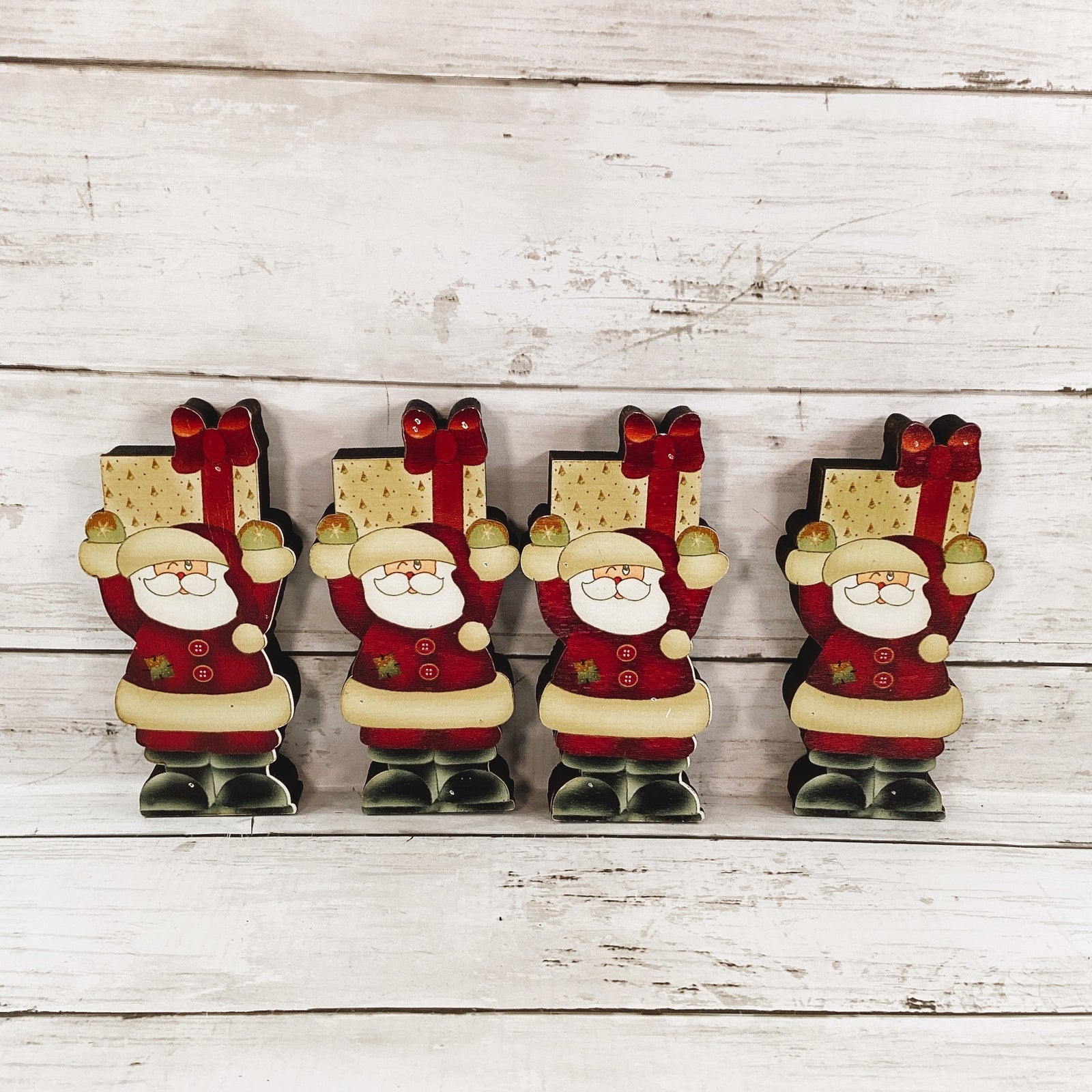 Christmas Decor - Wood Chunky Wood Santas 4pc