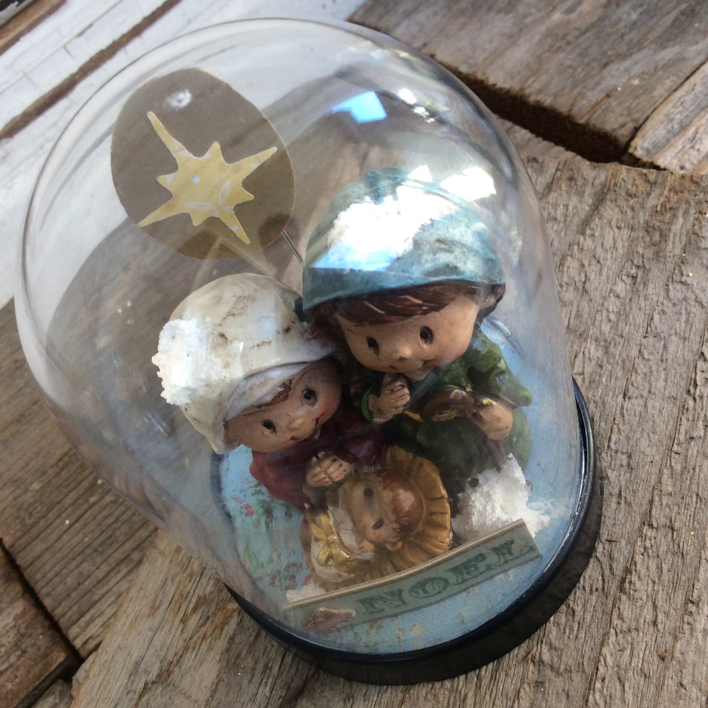 AGD Christmas Decor - Primitive Mini Nativity Family PEACE