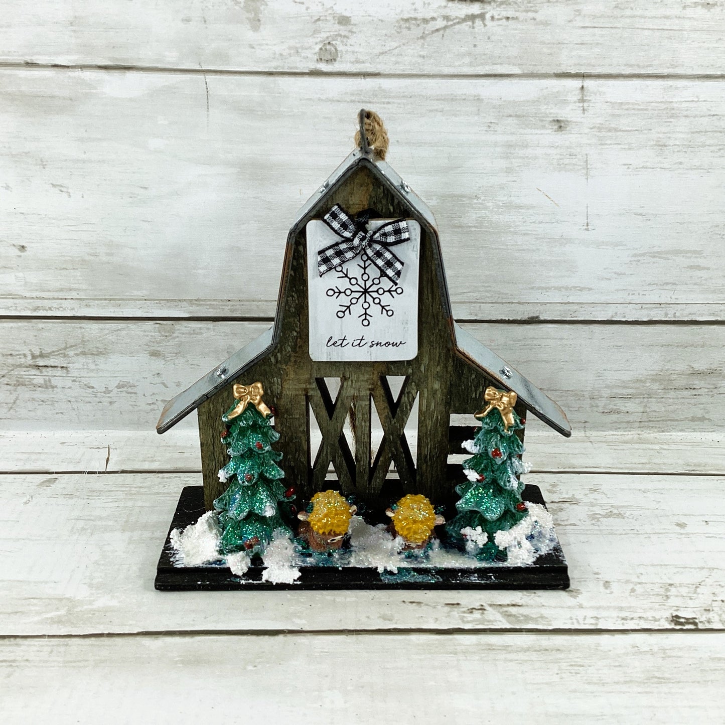 AGD Christmas Decor - Highland Scottish Cow Farmhouse Wood Barn