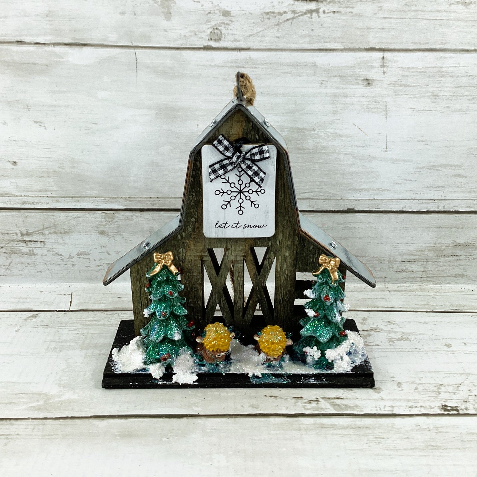 AGD Christmas Decor - Highland Scottish Cow Farmhouse Wood Barn