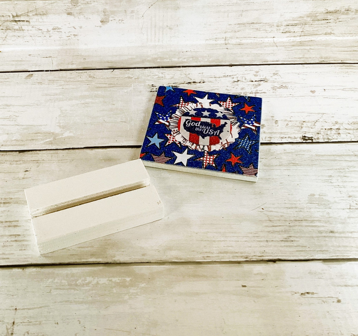 AGD Patriotic Decor -July 4th God Bless USA Tier Tray Sign & Stars