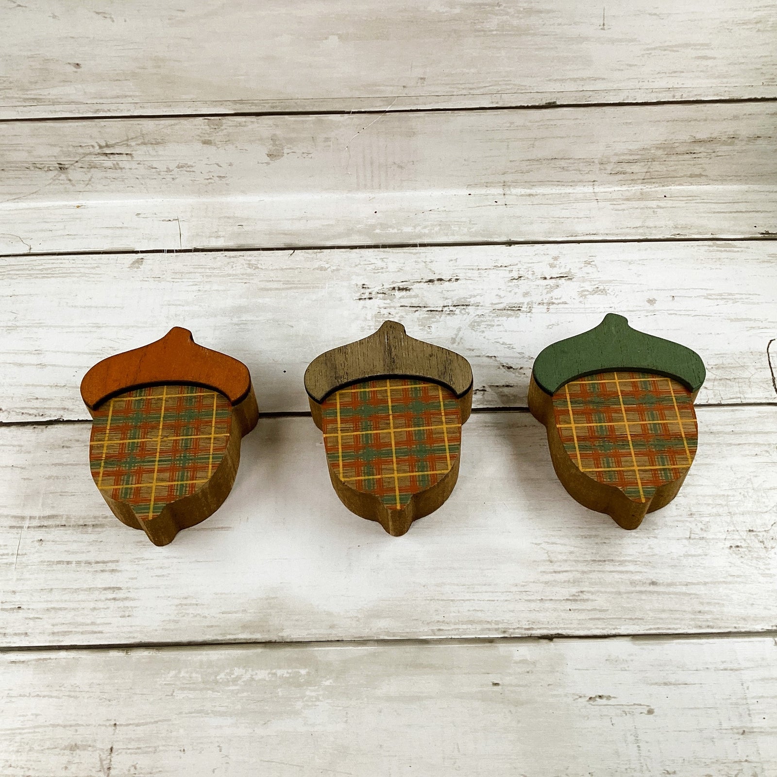 AGD Fall Decor - Festive Resin Squirrels Figurines and Acorns 6pc Set