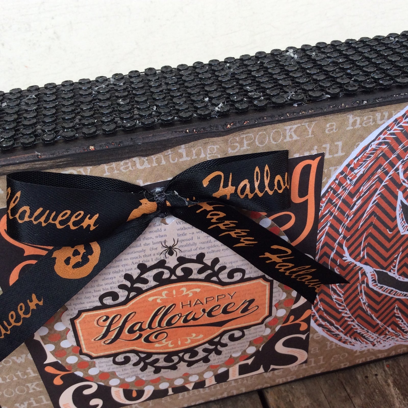 AGD Halloween Decor - Happy Halloween Prim Box Sign