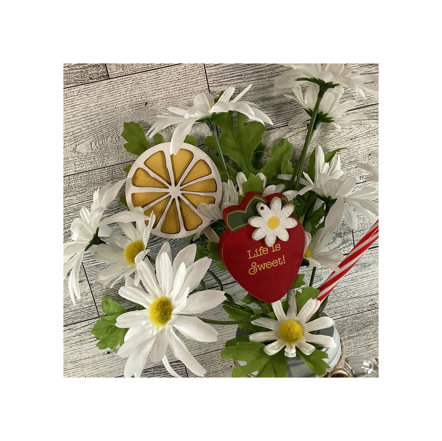 AGD  Summer Decor - Sweet Life Strawberry Lemonade Glass Daisy Decor 2pc