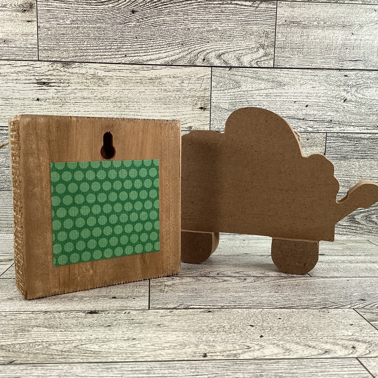 AGD St Patrick's Decor - Irish Sass Gnome Chunky Wagon Sign 2pc Set