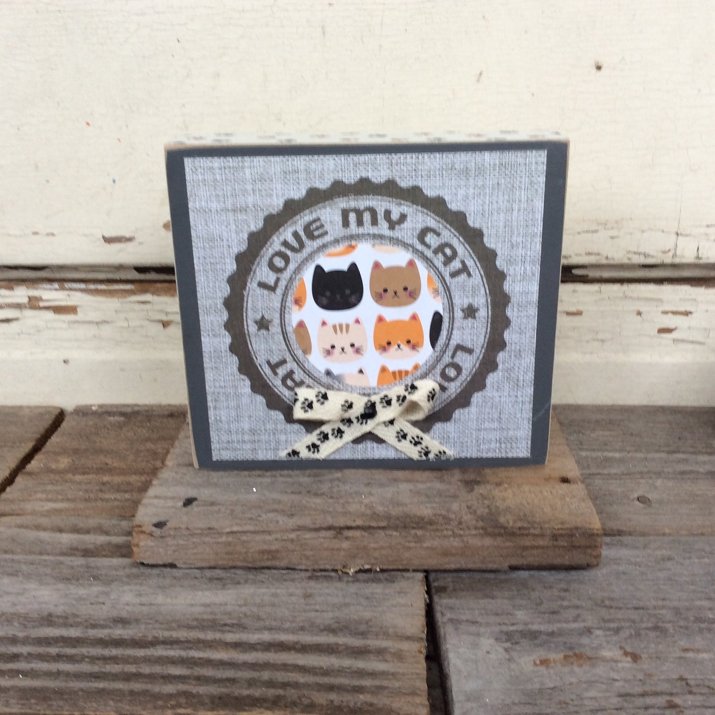 AGD Pet Gift - Love My Cat Chunky Wood Sitter