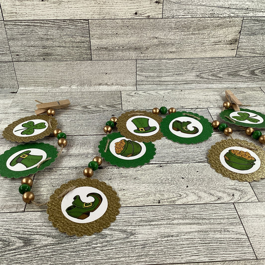 AGD  St Patricks Day Decor - Irish Shamrock Icons Mini Small Banner Garland Clip