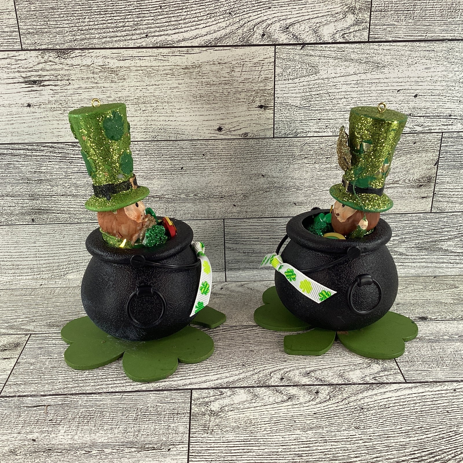 AGD St Patrick's Decor - Small Leprechaun Black Pot Of Gold Display 2pc