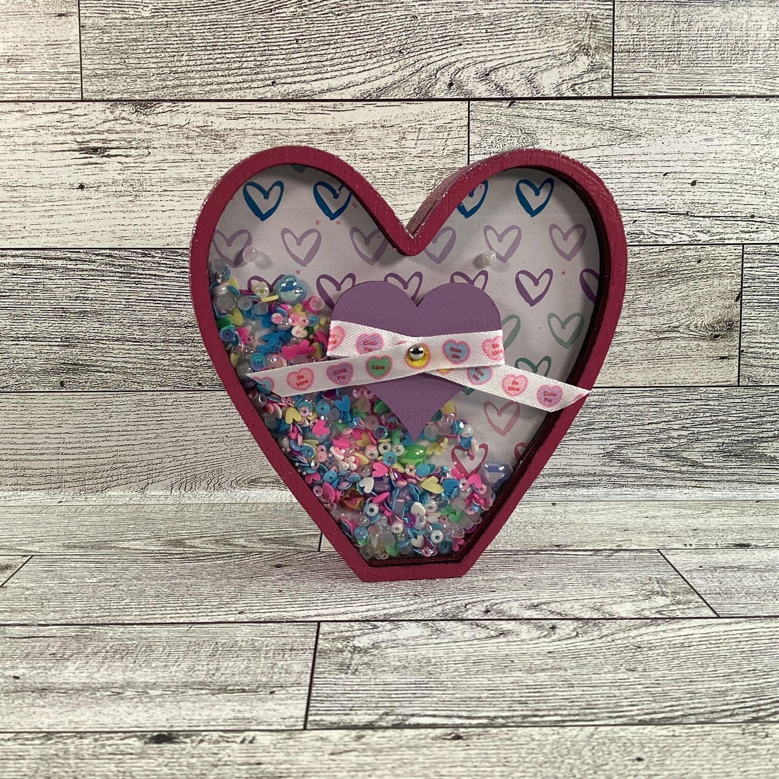 AGD  Valentines Decor - Heart Shaped Hugs Chunky Wood Shaker