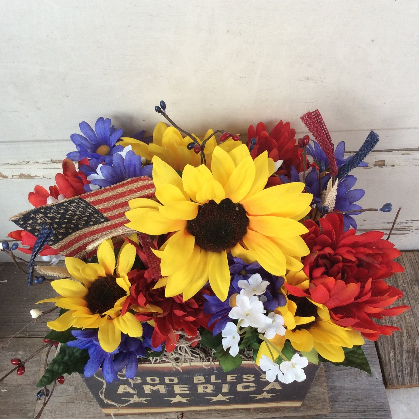 AGD Patriotic Decor - God Bless America Prim Sunflower Centerpiece