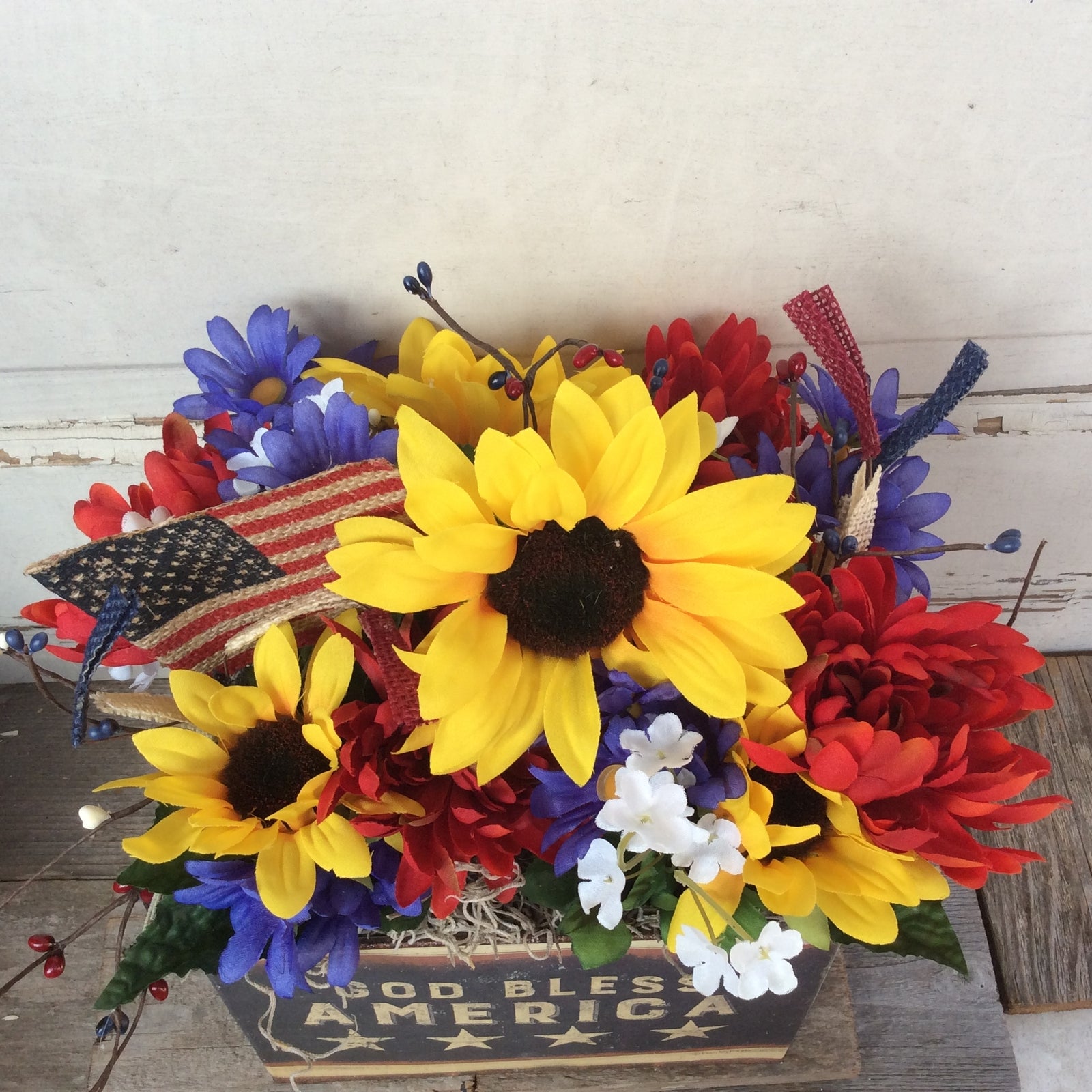 AGD Patriotic Decor - God Bless America Prim Sunflower Centerpiece