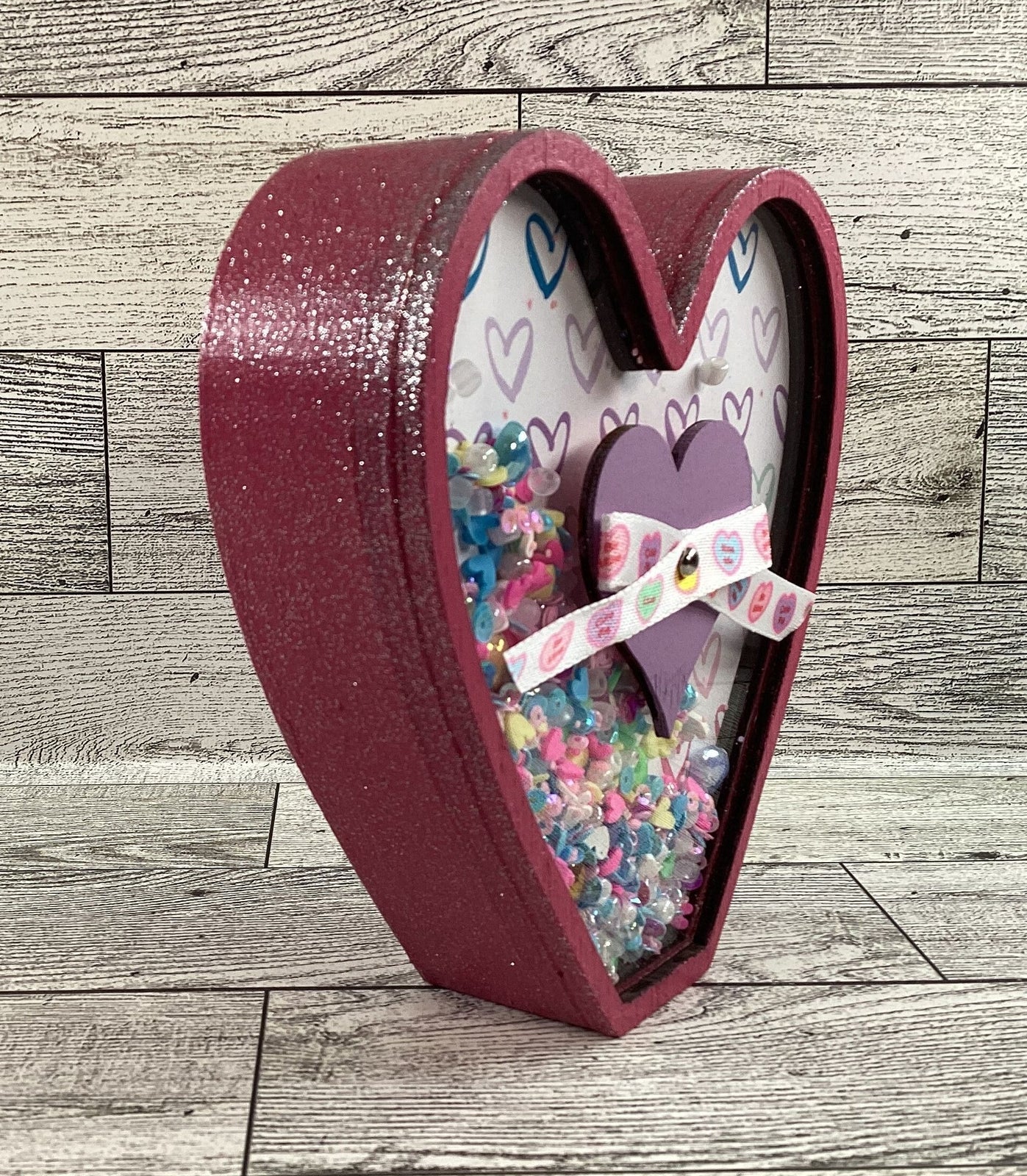 AGD  Valentines Decor - Heart Shaped Hugs Chunky Wood Shaker