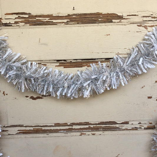 AGD Christmas Decor - White Globe Elegant White Silver Lighted Tinsel Garland