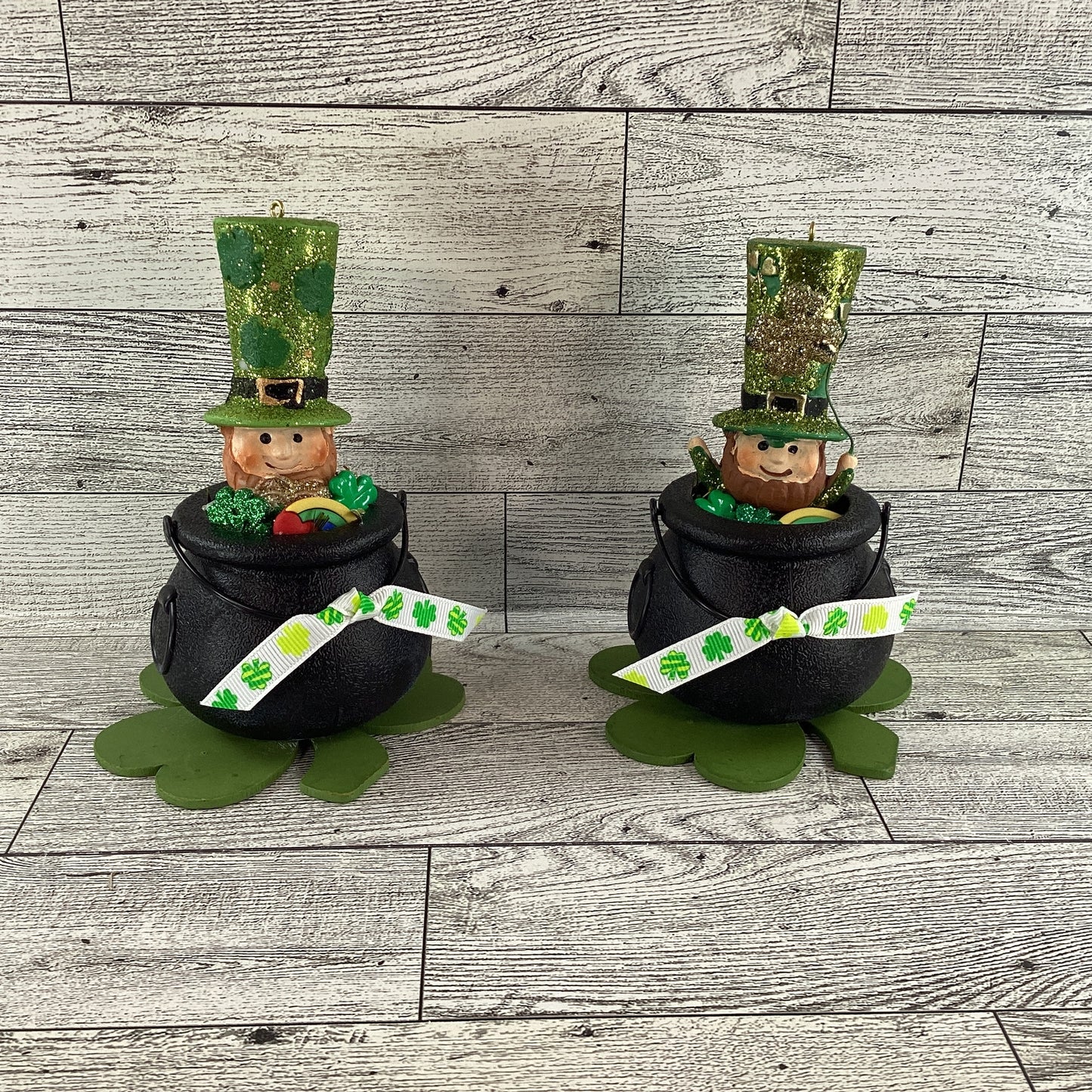 AGD St Patrick's Decor - Small Leprechaun Black Pot Of Gold Display 2pc
