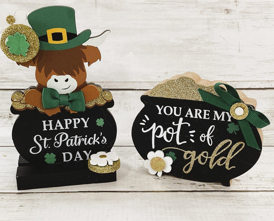 AGD St Patrick Decor - Highland Cow Pot of Gold Tier Tray 2pc