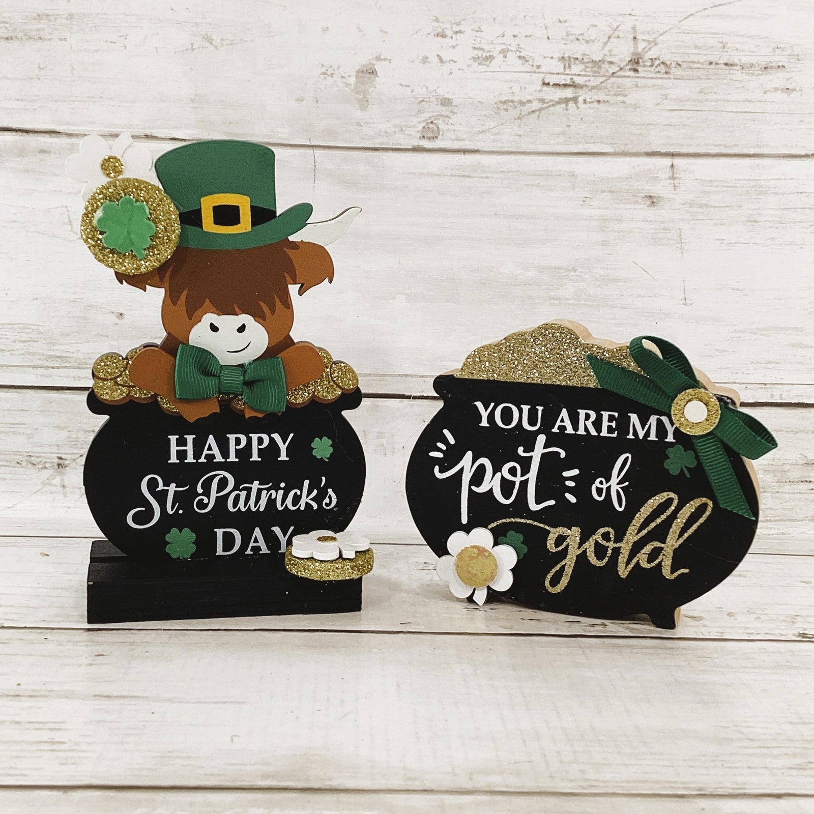 AGD St Patrick Decor - Highland Cow Pot of Gold Tier Tray 2pc