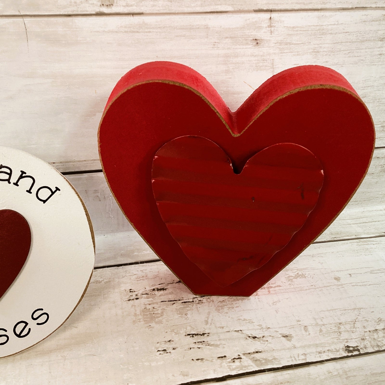 LS Valentines Decor - Chunk Red 3-D Heart  & XOXO Easel Sign 2pc Set