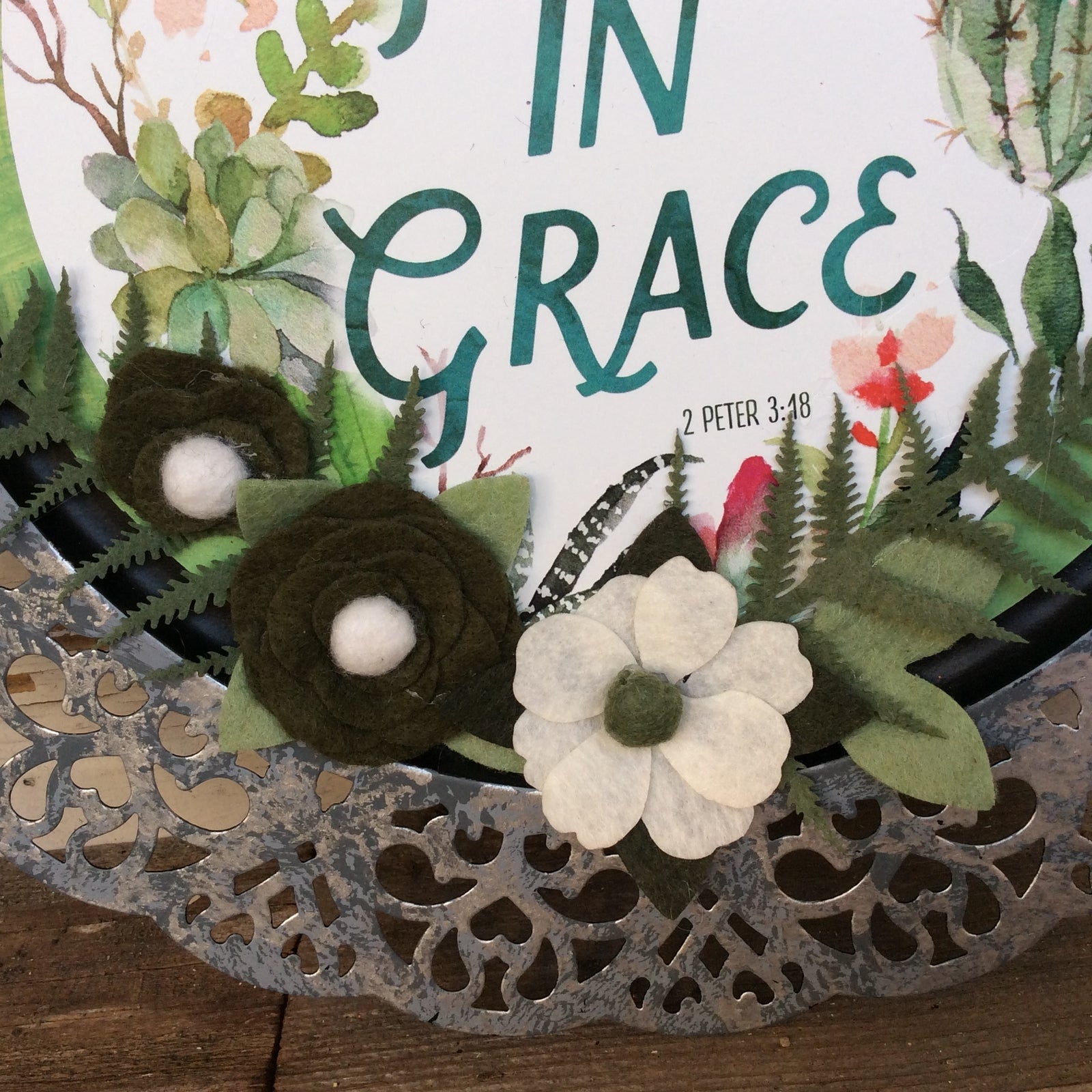 AGD Home Decor - Grow In Grace Greenery Metal Charger Plate